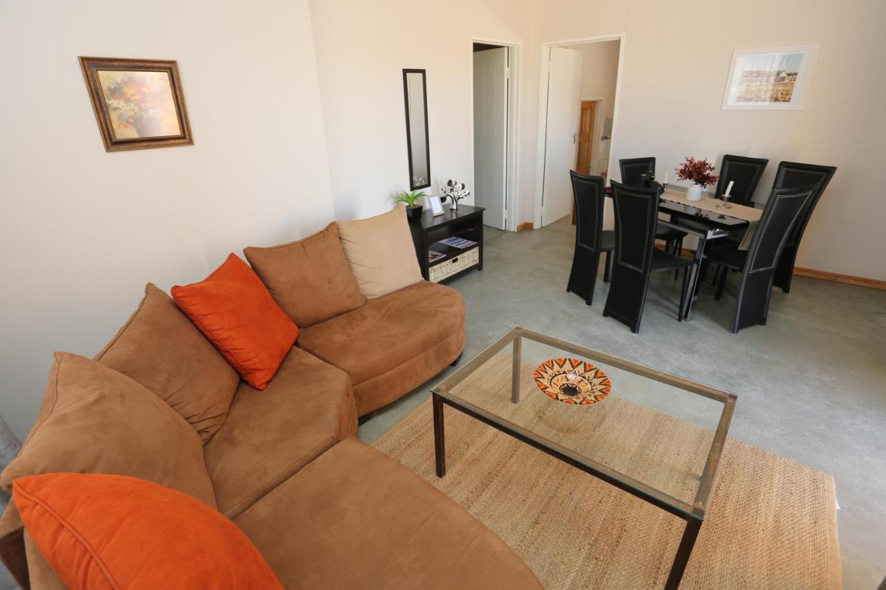 Apartmán Orange House Self Catering Aus Exteriér fotografie