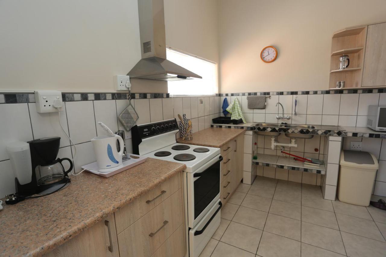 Apartmán Orange House Self Catering Aus Exteriér fotografie